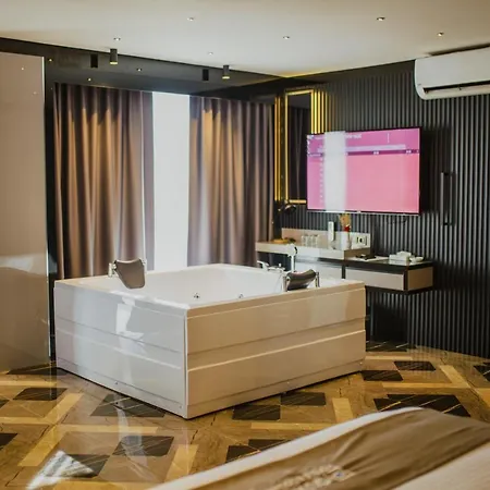 Quala & Lounge Hotel