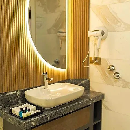 Quala & Lounge Hotel 5*