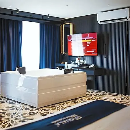 Quala & Lounge 5*