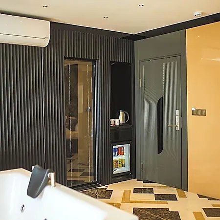 Quala & Lounge Hotel 5*