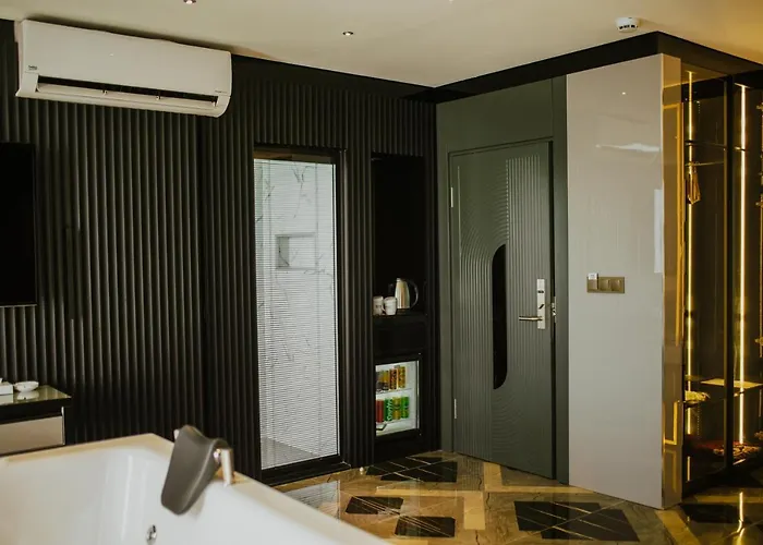 Quala & Lounge Hotel